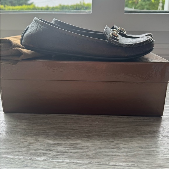 Gucci accent leather slip-on loafer size 37 - Picture 1 of 6